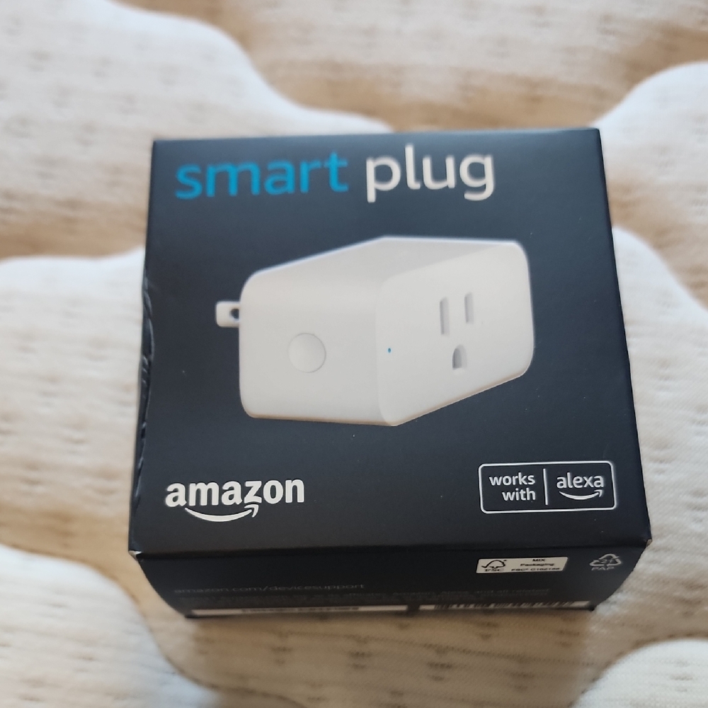Amazon Smart Plug - Sleek White Design